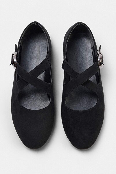 TRENDYOL SHOES Черни велурени дамски балеринки TAKAW27BE00002