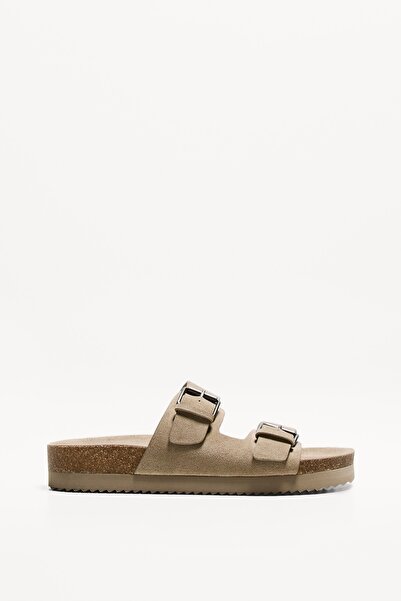 Bershka صندل مسطح مزود بإبزيم