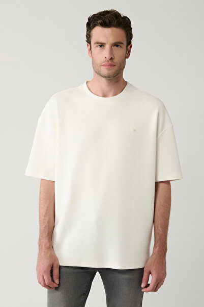 Avva Men's Ecru Crew Neck Jacquard Embroidered Oversize Fit T-Shirt A41Y1194