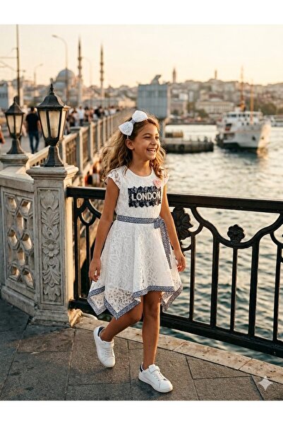 Hilal Akıncı Kids Асиметрична раирана бяла дантелена рокля за момиче