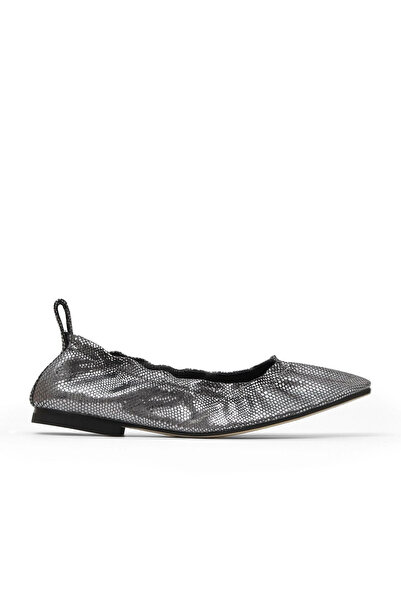 Bueno Shoes حذاء باليرينا مسطح من الجلد البرونزي اللامع للنساء 30wa242231