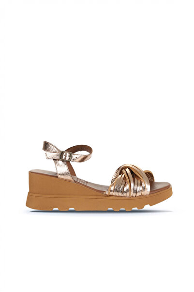 Bueno Shoes Sandale cu toc cu pană pentru femei, din piele aurie, strălucitoa...