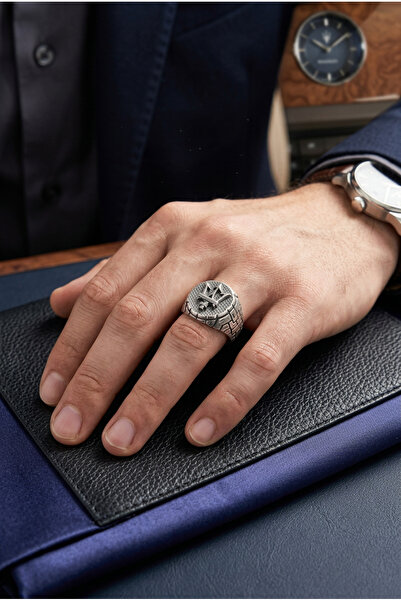 Begondio Special Design Masculine Adjustable Men's Ring with Spear Figure