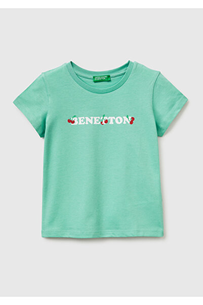 United Colors of Benetton تي شيرت بناتي ذو ياقة مضلعة وأكمام قصيرة مطبوع عليه...
