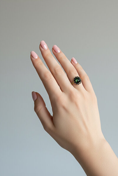 FUYA JEWELLERY Çiçek Motif Black Diamond Taşlı Yüzük