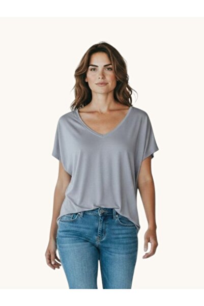 MODA تي شيرت نسائي ذو قصة مريحة من الفسكوز الممشط بأكمام قصيرة ورقبة على شكل ...