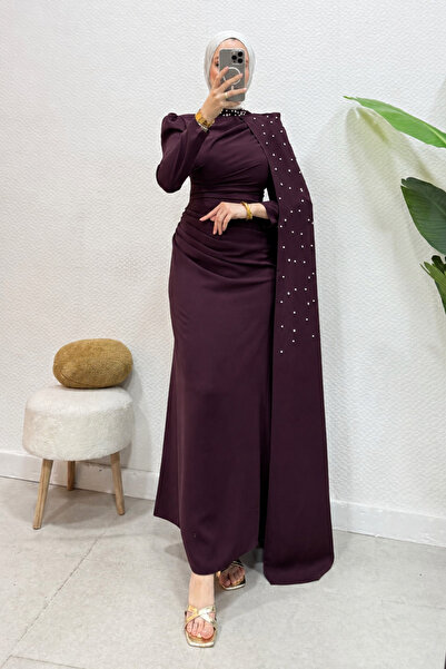 Abiye Diyarı Rochie de seară din țesătură crep cu pelerină și aplicații de pi...