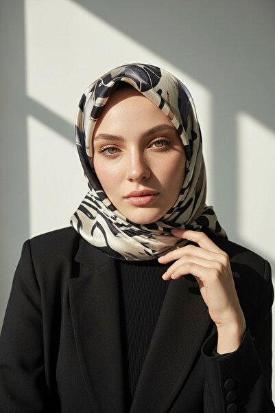 Vissona %100 Twill İpek Amazon Desenli Gri- Bej Renkli 90x90 Eşarp Kenar Diki...
