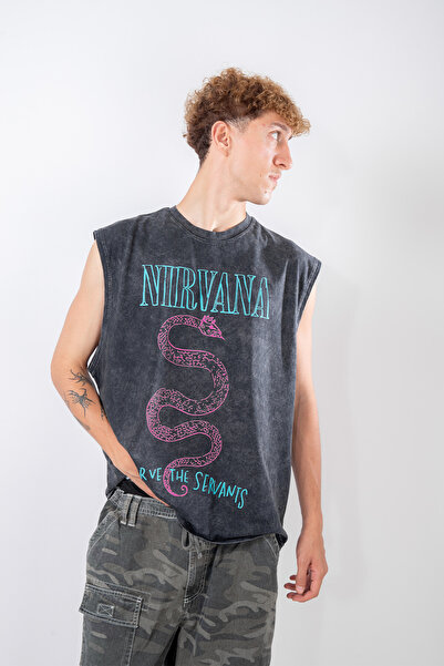 Sekizbiraltı Nirvana Serve The Servants Baskılı Yıkamalı Siyah Sıfır Kol Tişört
