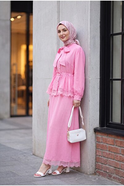 Modamorfo Lace Collar and Tie-Waist Skirt, Pleated Crepe Suit - Fuchsia
