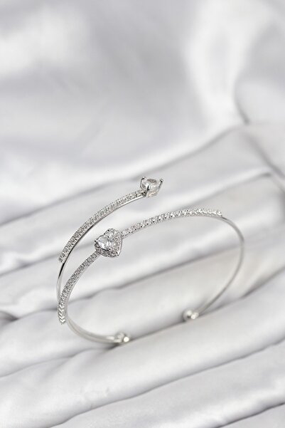 Inure Jewelry سوار نسائي من النحاس الفضي على شكل قلب