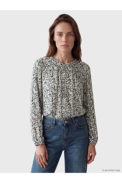 LC Waikiki Original Oval Collar Patterned Blouse