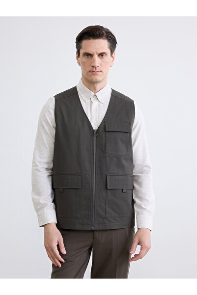 LC Waikiki Alita city: the regular fit men's vest that sets it apart.
