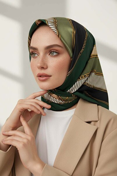 Vissona %100 Twill İpek Zincir Detaylı Geometrik Desenli Zümrüt Yeşili - Siya...