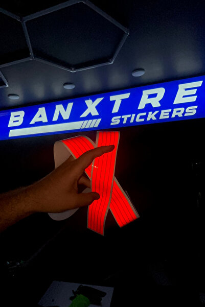 Banxtre Motosiklet ve Kask için Ultra Reflektörlü Sticker Gece Işıkta Parlaya...