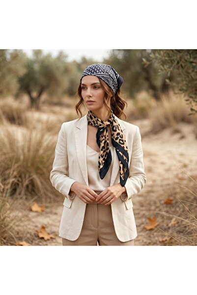 Hedea وشاح ساتان كلاسيكي بنقشة الفهد بلون المنك مقاس 70x70 سم