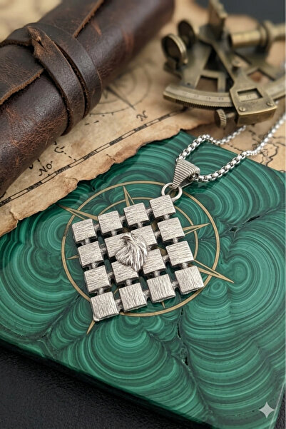 Velcari Minimalist Style Stainless Steel Men's Necklace with Eagle Figure