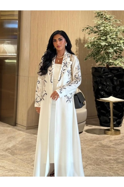 Classy She Fashionable and Exquisitely Embroidered Abaya