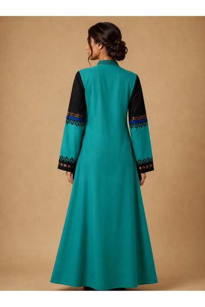 ASIAN The Popular Luxury Jalabiya and Salalabiya Are Traditional and Elegant, Featuring Exquisite Hand Embroidery That Gives Them Rich Details and a Clear Sense of Luxury.
