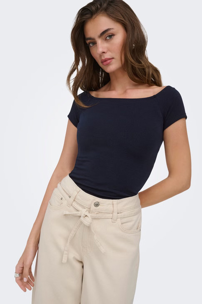 ONLY Onlluca Regular Fit Madonna Yaka T Shirt T SHİRT 15369909