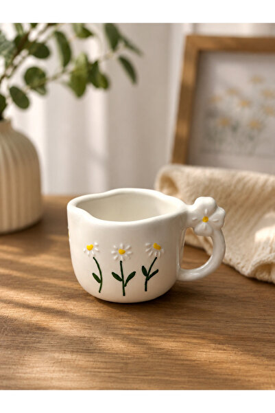 HİS Studio Clover-Shaped Ceramic Mug with Floral Yellow Daisy Pattern and Det...