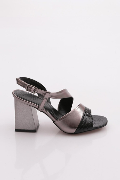DGN 888 Women's Cross-Strap Heeled Shoes