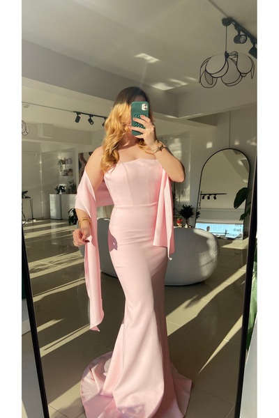 Ezgie Atelier Pembe straplez balık modeli kendinden şallı abiye elbise