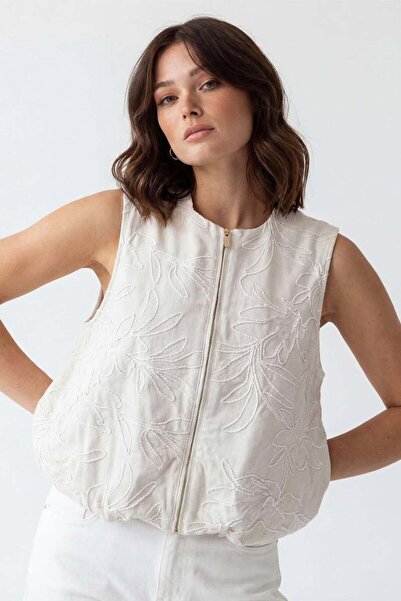 Büşra Ayhan Beige Embroidery Detailed Cotton Vest-L