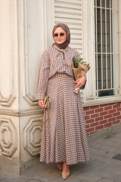 LOCCO Costum de damă cu model în carouri, cu fustă și cravată, maro deschis