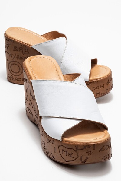 PASSAGE SHOES نعال نسائي بكعب عريض من الجلد الطبيعي 6370 أبيض