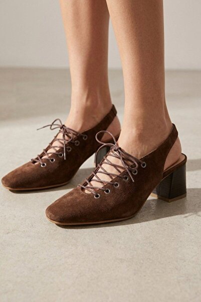 I Love Shoes حذاء يوريلا بني حار من الجلد السويدي بكعب عالٍ للنساء