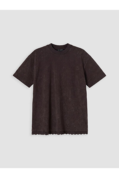 LC Waikiki Nevavm Women's T-Shirt with Oval Collar and Difference