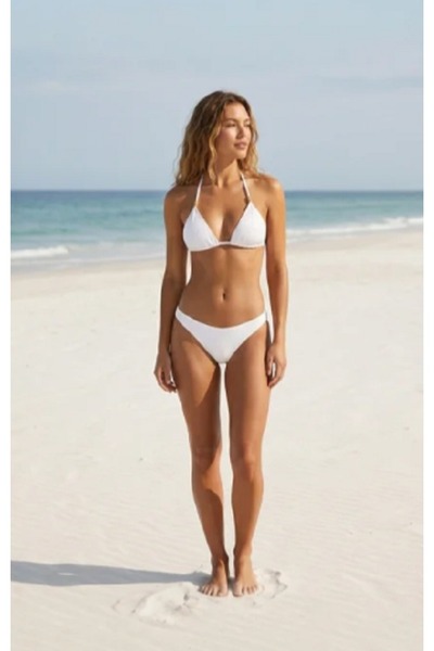 VELORA Kadın Beyaz Pedli Üçgen Bikini Üstü Halter Bağlamalı Aksesuarlı