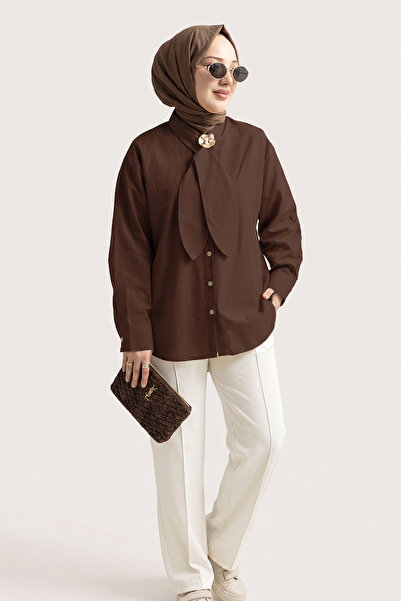Suede Style 6408- قميص نسائي أنيق ومريح من قماش البوبلين المنسوج مع تفاصيل رب...
