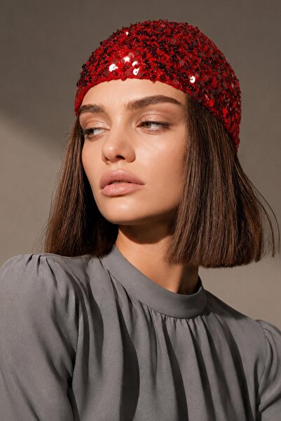 New Obsessions قبعة كروشيه مزينة بالترتر