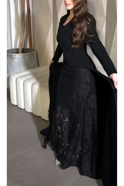 NALA FASHION فستان أسود راقٍ بتصميم سترابلس يمنح إطلالة أنثوية جريئة ومفعمة ب...