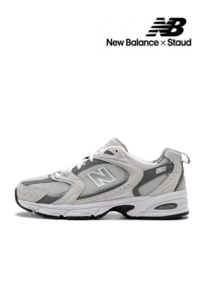 New Balance x Staud حذاء رياضي كاجوال 530 باللونين الأبيض والرمادي