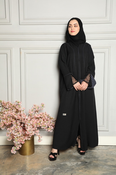 Stylish Fashion عباية من ستايلش فاشن لنن سوداء بدانتيل على الأكمام