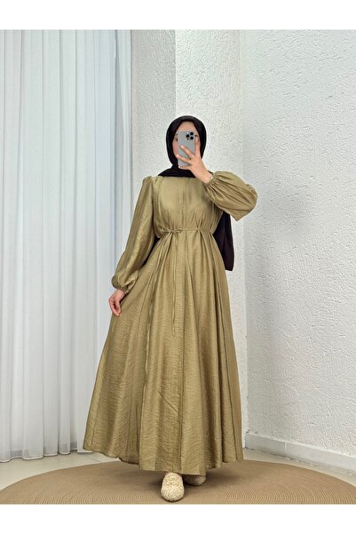 Holehola فستان من قماش الفوال بتفاصيل خياطة وتفاصيل مطاطية على أطراف الأكمام ...