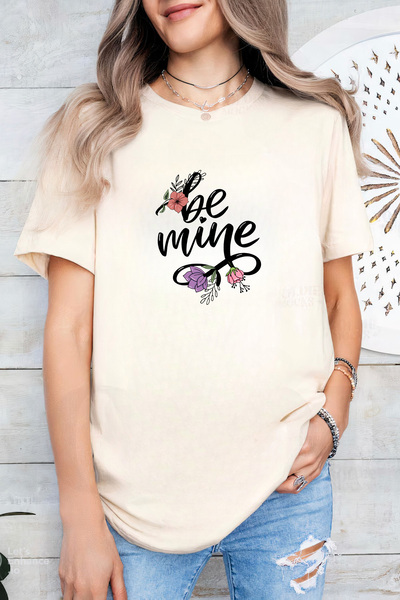 Sarah's Boutique Women's T-shirt – 100% cotton – Be Mine