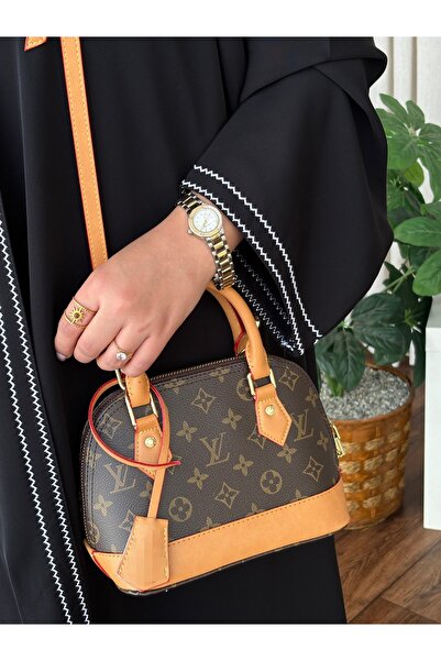 Generic Handbag and shoulder bag, high quality material, with accessories