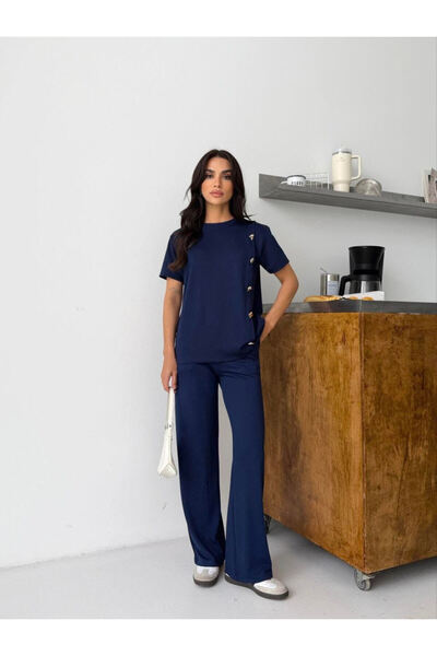 Royteks Fashion طقم نسائي بتصميم بسيط مع أزرار ذهبية وتفاصيل دقيقة، مريح وعمل...