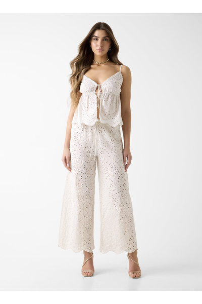 Guess Beyaz Kadın Bol Kesim İşlemeli Pantolon E6GB03WP320-G1CR