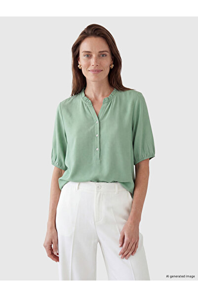 LC Waikiki Rmz Gi̇yi̇m Farkiyla Ruffled Roba Collar Blouse