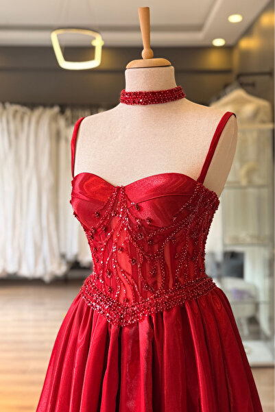 Lenta Moda Kırmızı Lizbon Saten ve Dantel Kaplama Askılı Abiye ve Gece Elbisesi