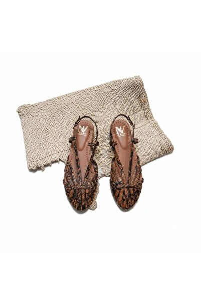NE&VE SHOES صندل نسائي يومي من جلد الثعبان بلون أسمر