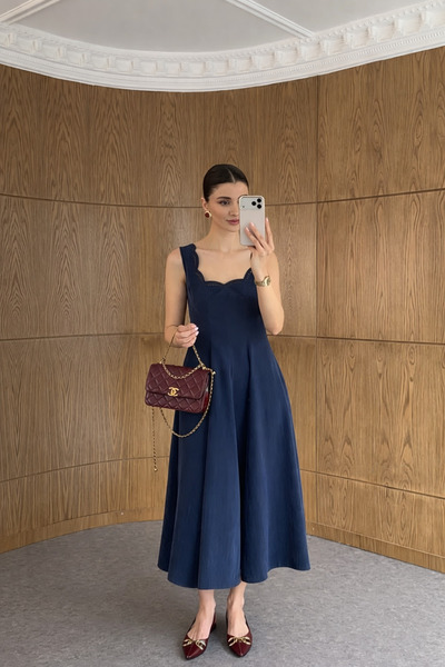 EGZOTİK ASORTİK Nakış Detaylı Scallop Yaka Midi Elbise