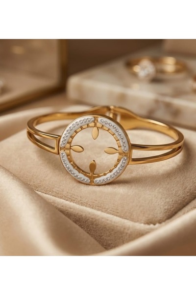 Romea Quarterly Stylish Bracelet, Quarter-Wear Bracelet, Elegant Gift Jewelry