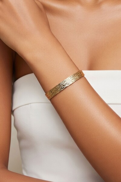 RMY MODA Women's Silver Forged Patterned Bracelet