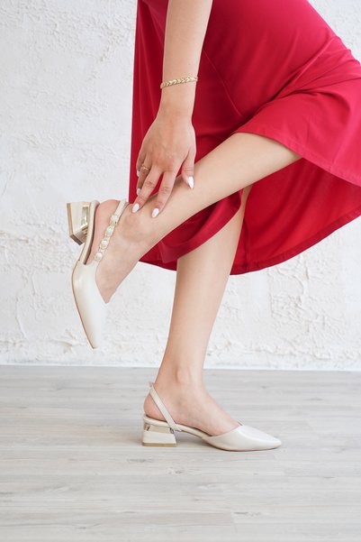 VİP SMR MODA Women's Flat Shoes with Stylish Side Accessory Detail and Gold Plated Heel Detail, Suitable for Daily and Special Occasions.